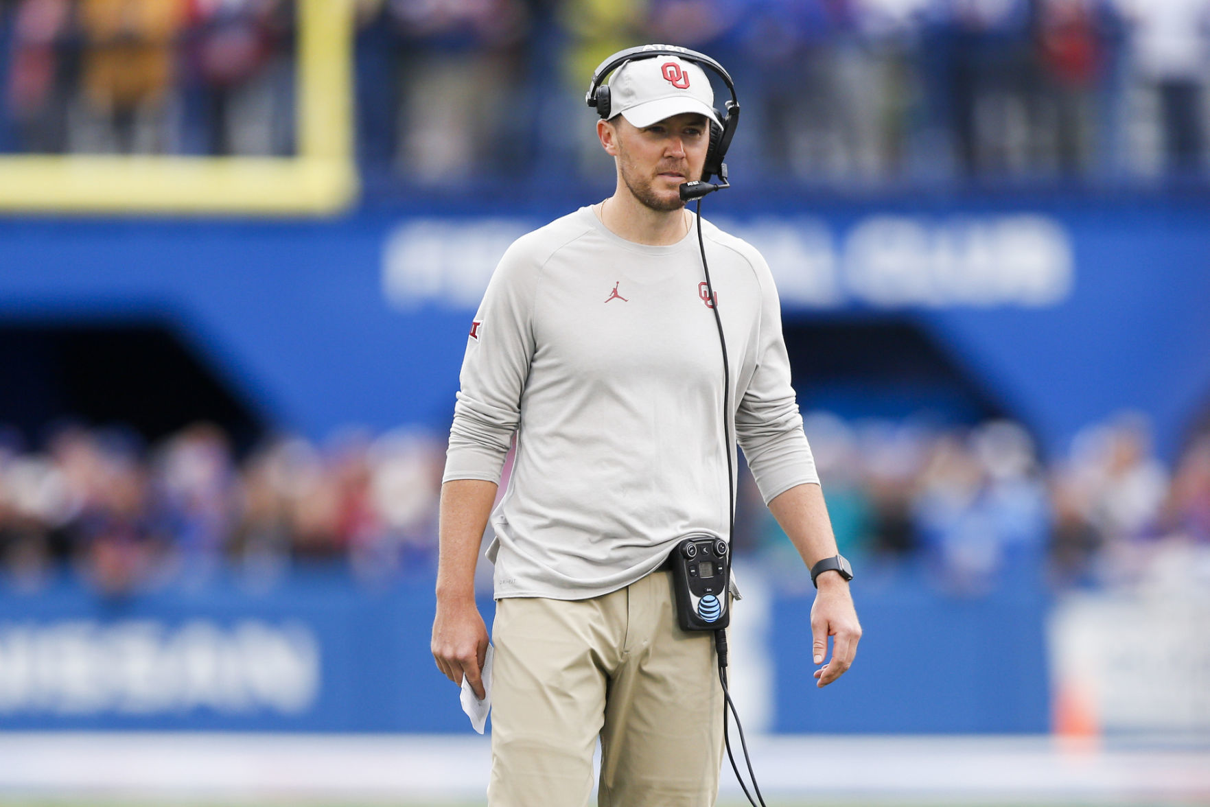 Oklahoma Sooners vs Kansas Jayhawks